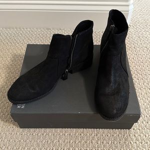 Eileen Fisher black crackle leather booties, 10
